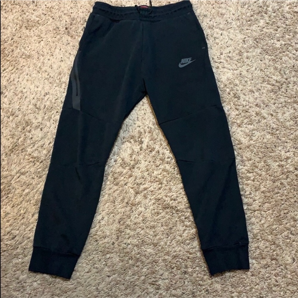 Nike tech joggers
